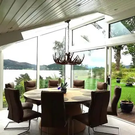 Arboretet - Seaside With Private Pool & Infrared Sauna In The Heart Of Arboretet, 别墅