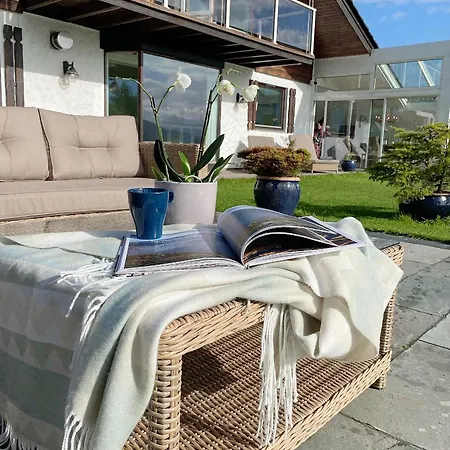 Arboretet - Seaside With Private Pool & Infrared Sauna In The Heart Of Arboretet, 卑爾根