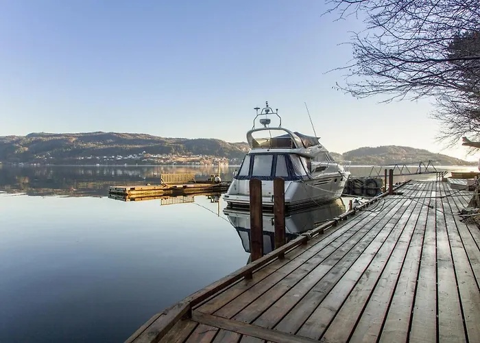 Villa Arboretet - Seaside With Private Pool & Infrared Sauna In The Heart Of Arboretet, Bergen