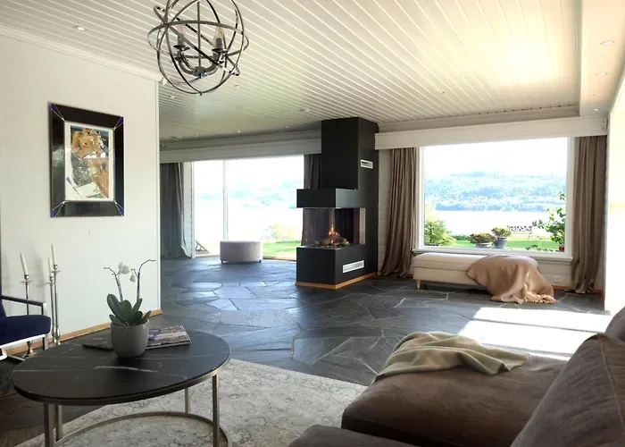 Arboretet - Seaside With Private Pool & Infrared Sauna In The Heart Of Arboretet, Villa Bergen